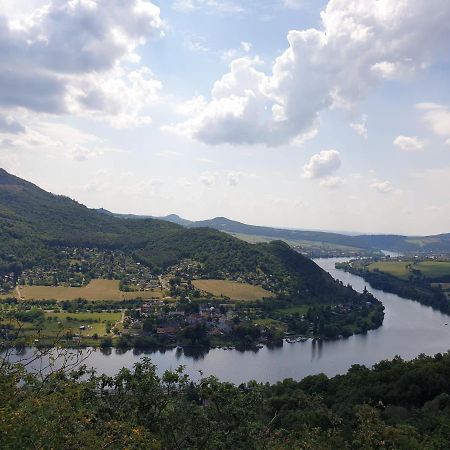 Гостевой дом Garsoniera V Roddinem Dome Dubice Экстерьер фото